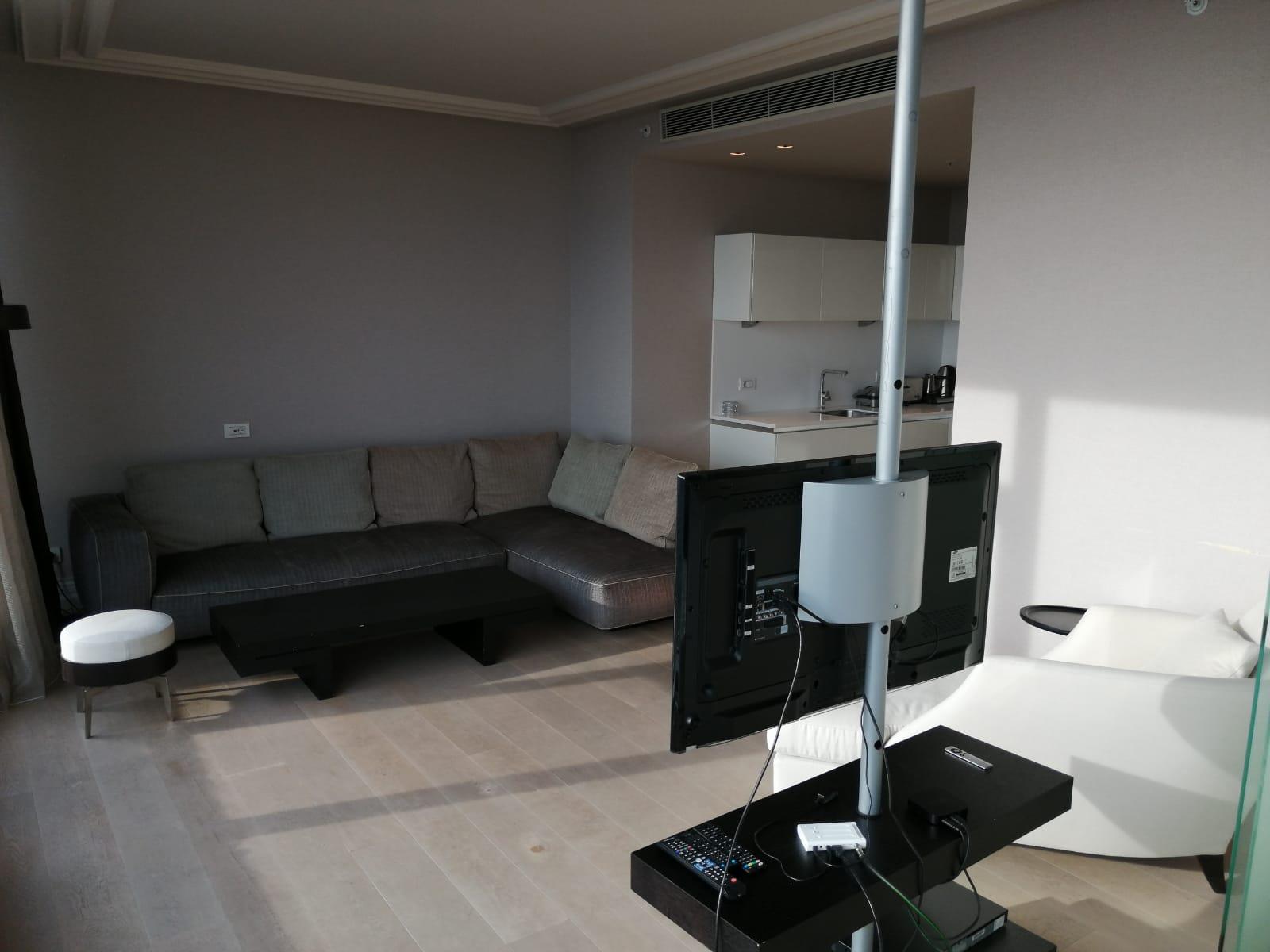 اجاره یکخواب با اشیا در برج آنتهیل