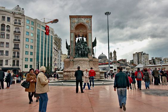 میدان تکسیم - استانبول