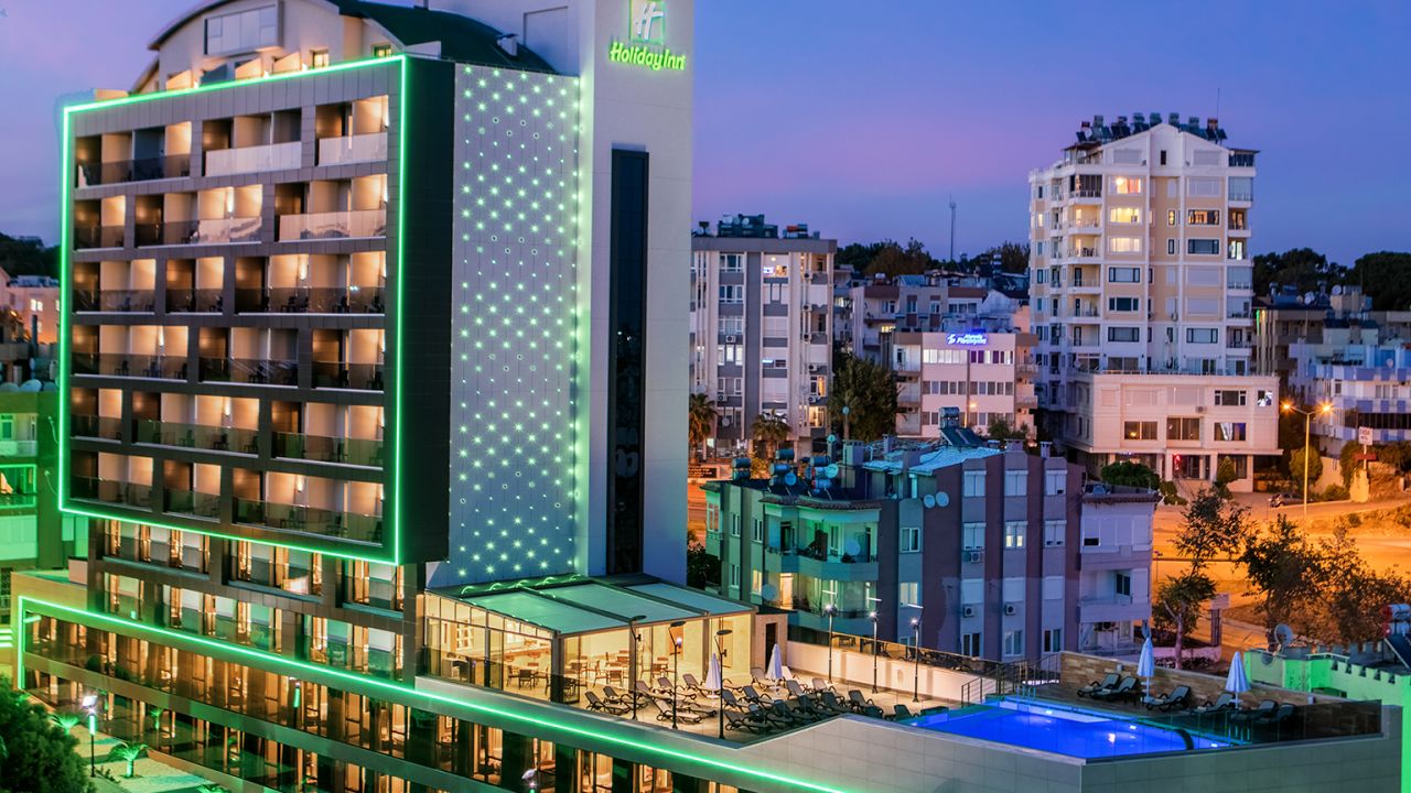 هتل هالیدی این آنتالیا لارا  (Holiday Inn Antalya – Lara)
