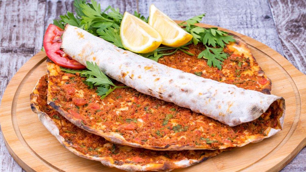 لاهماجون (Lahmacun) لاهماجون (Lahmacun)