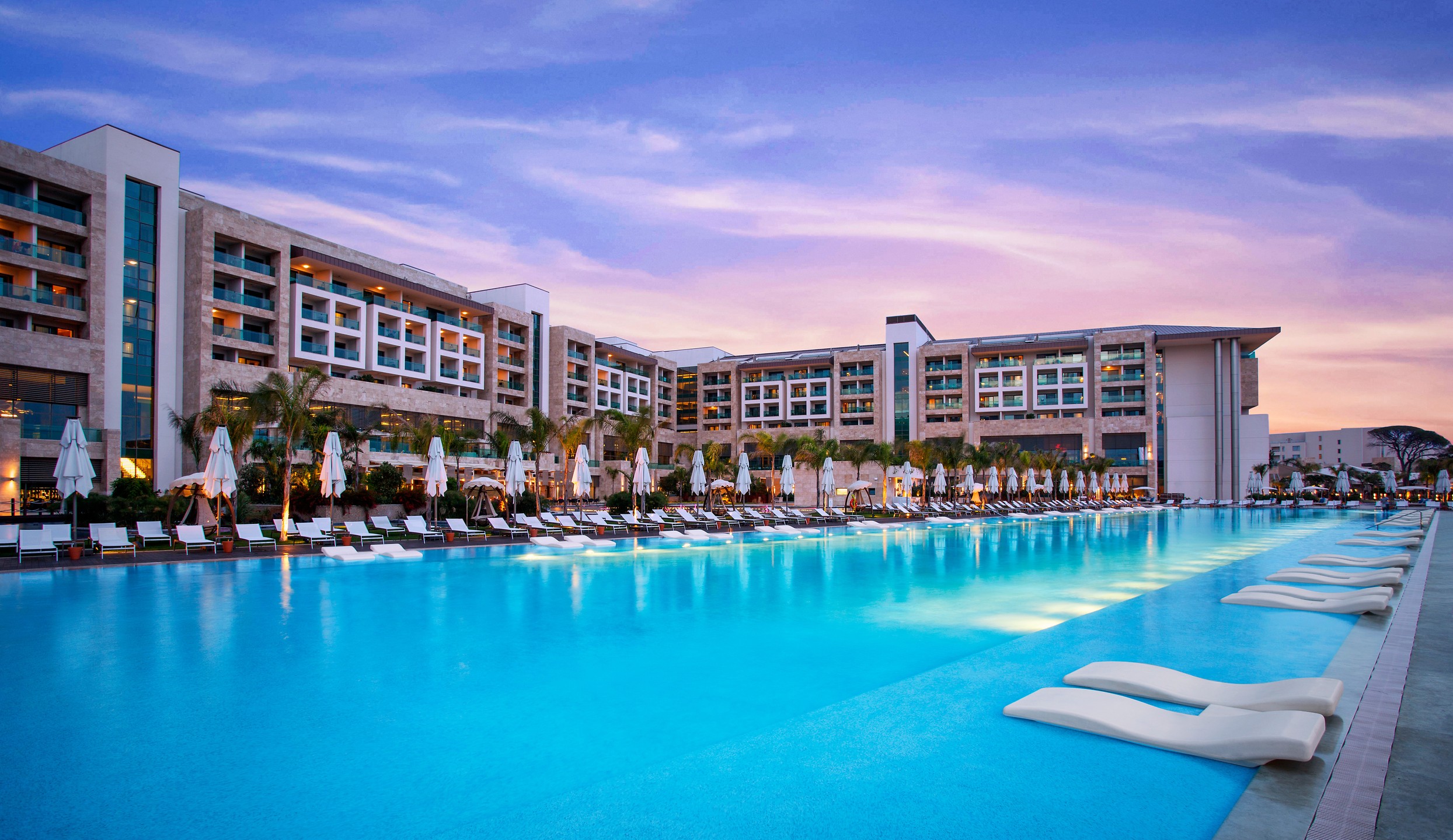 هتل رگنوم کاریا آنتالیا (REGNUM CARYA BELEK)