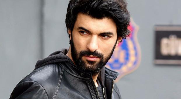 Engin Akyurek - انگین آکیورک